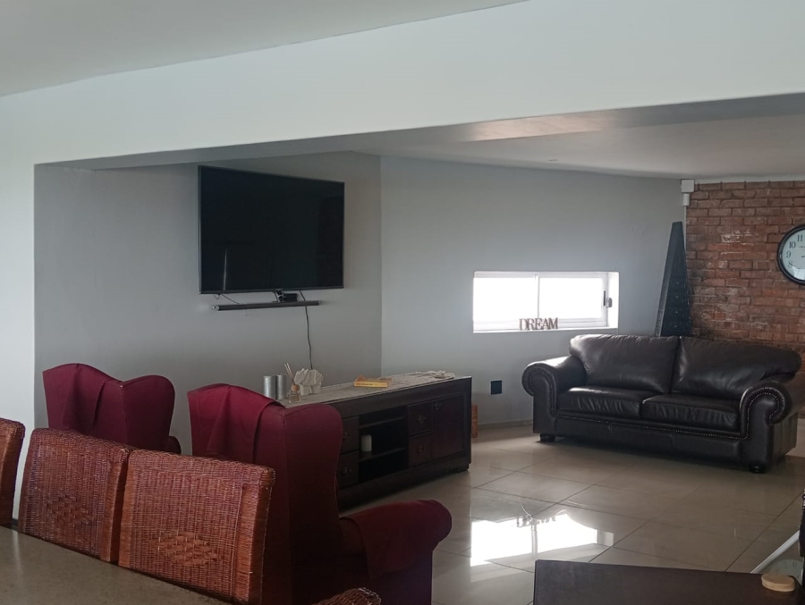 5 Bedroom Property for Sale in Jeffreys Bay Central Eastern Cape